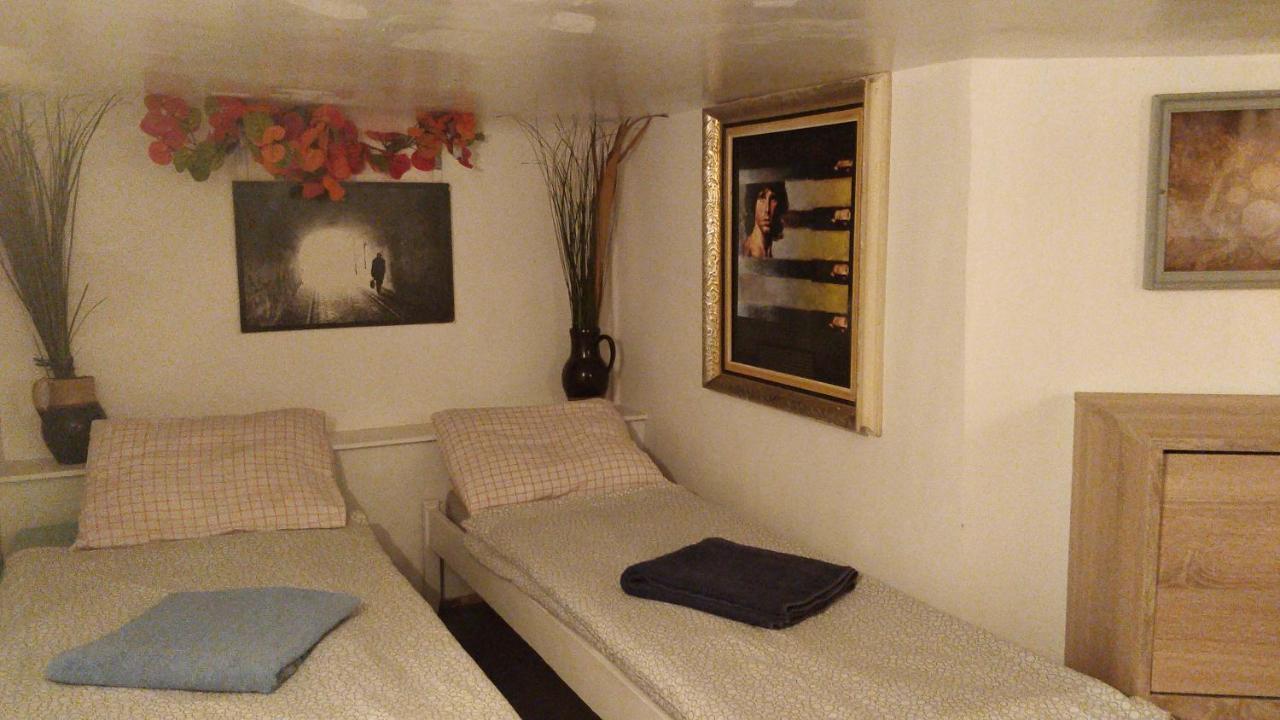 Prague "Above Train Central" Hostel Extérieur photo